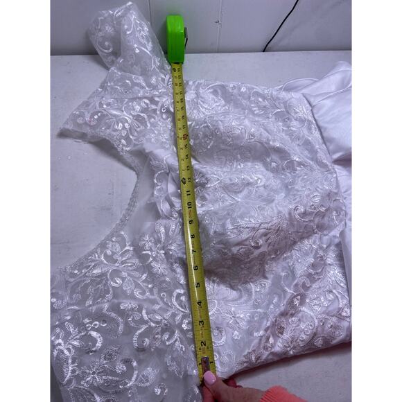 Wedding dress / white - Picture 15 of 16